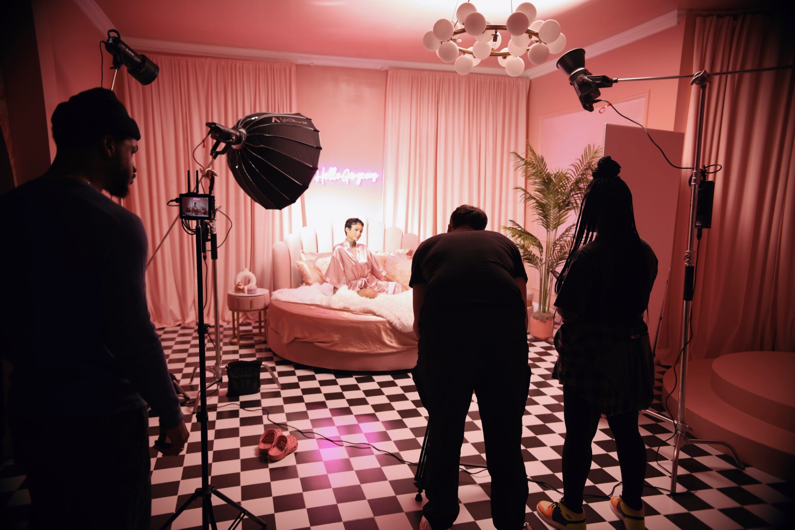 Behind the lens – episode 2-01